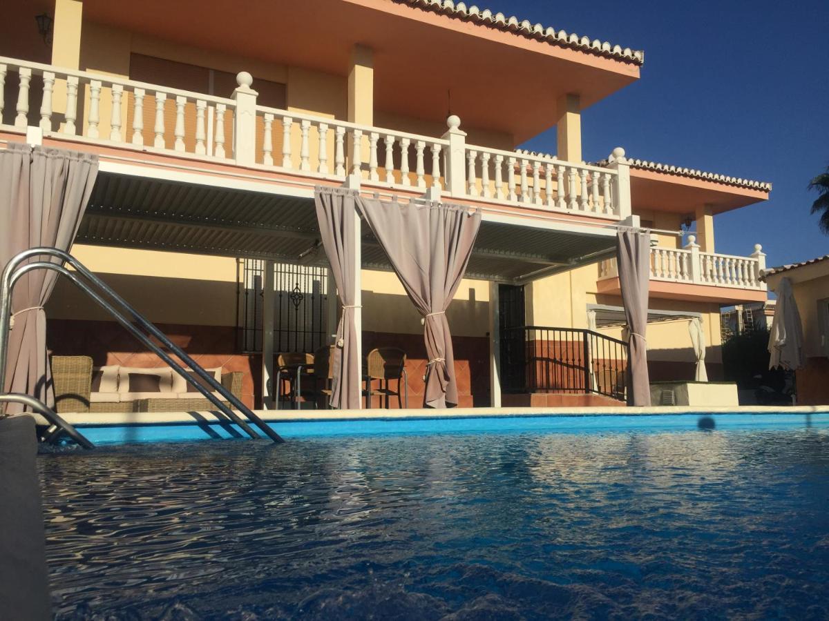 Villa De La Acacia Gojar Dış mekan fotoğraf