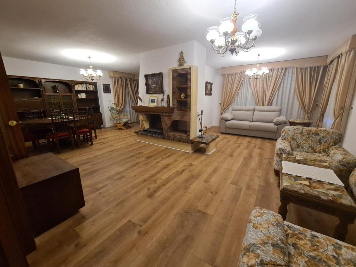 Villa De La Acacia Gojar Dış mekan fotoğraf
