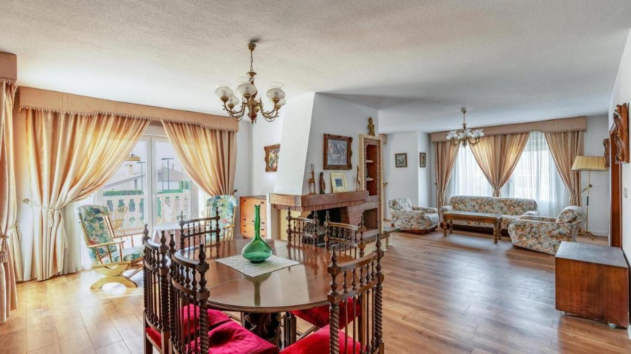 Villa De La Acacia Gojar Dış mekan fotoğraf