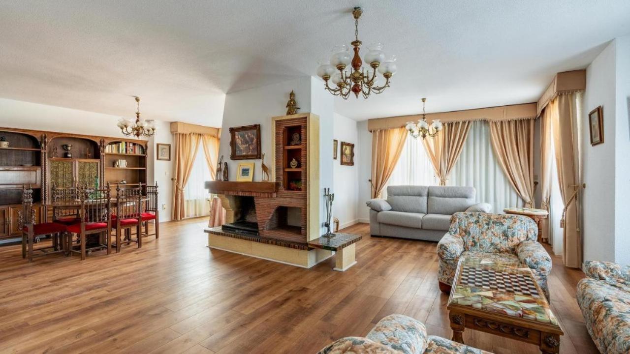 Villa De La Acacia Gojar Dış mekan fotoğraf