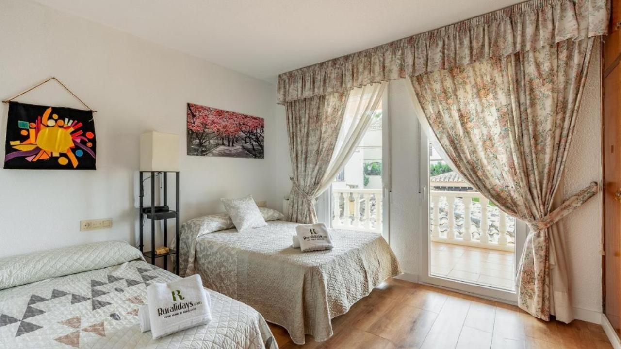 Villa De La Acacia Gojar Dış mekan fotoğraf